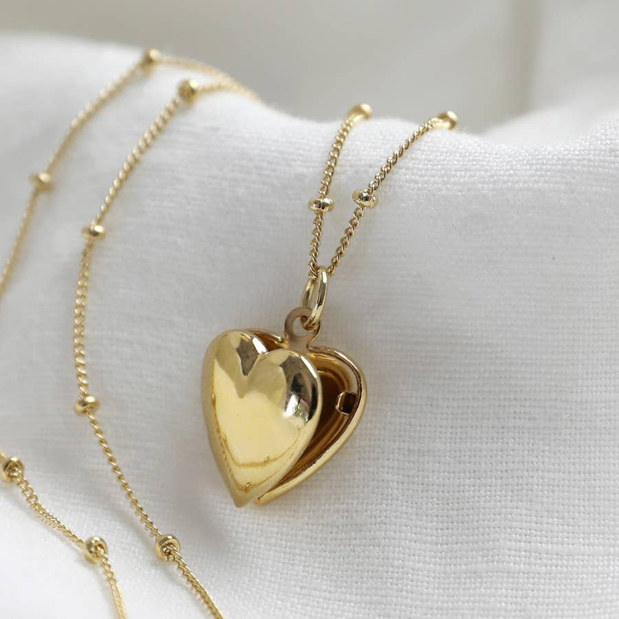Heart Locket Necklace: Silver