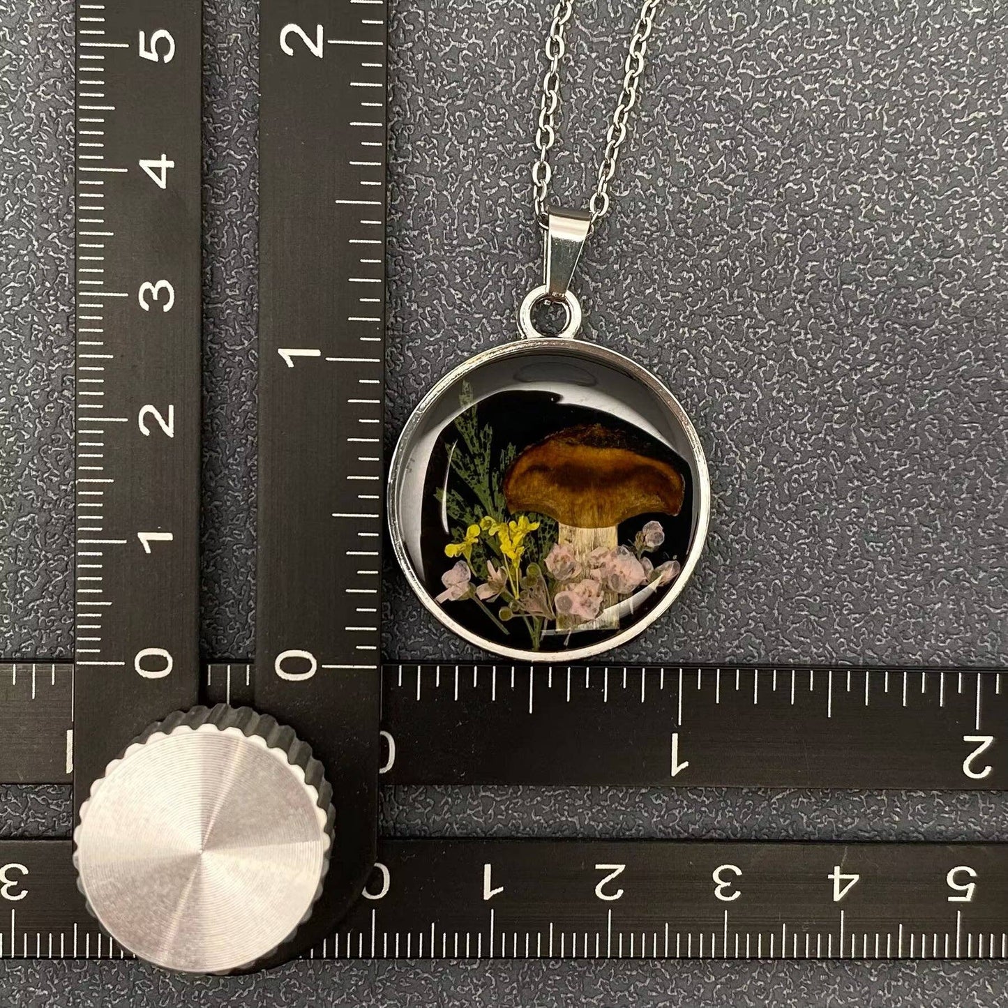 Dried Flower & Mushroom Round Charm Necklace - PDF