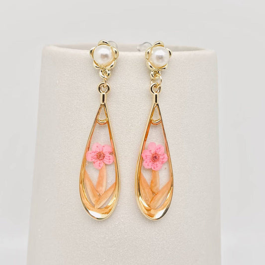 Dried Flowers Daffodil Post Earrings - PDF: Pink