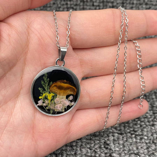 Dried Flower & Mushroom Round Charm Necklace - PDF