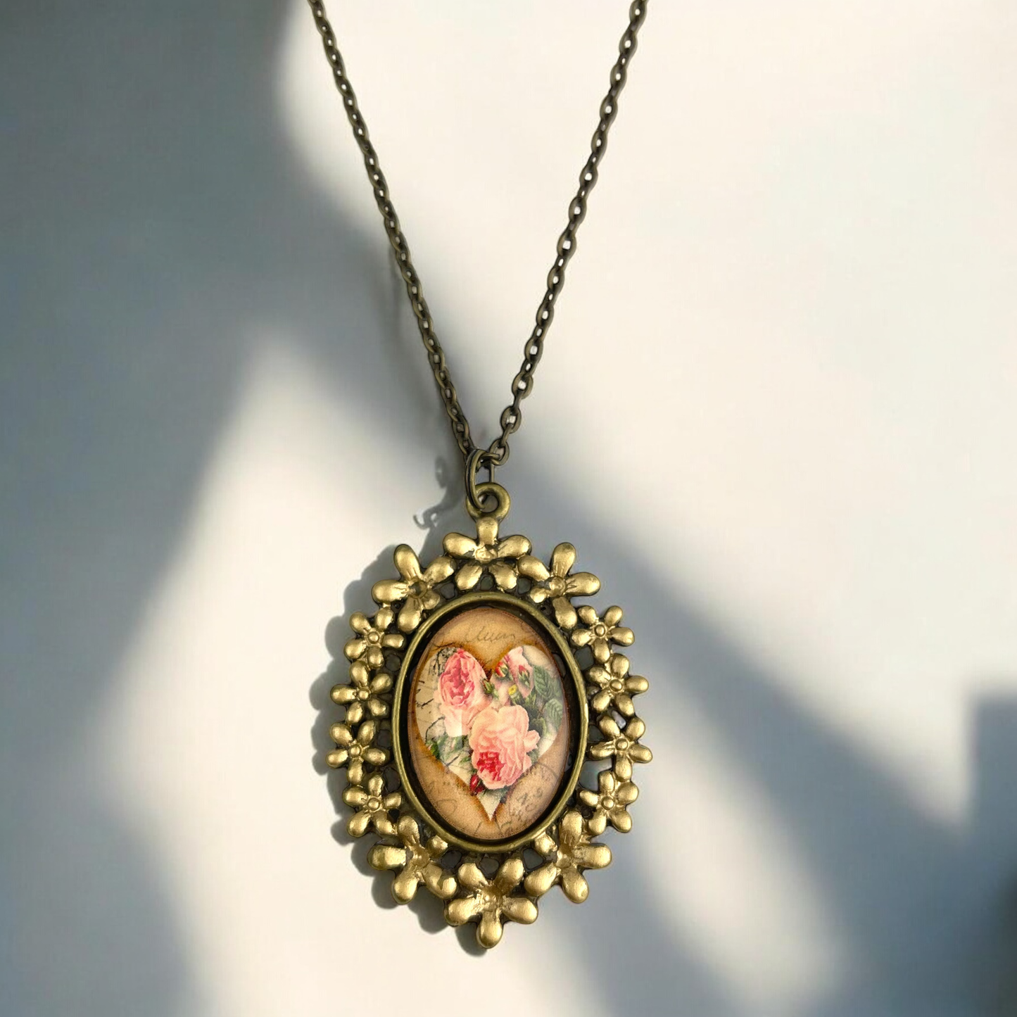 Vintage Rose Medallion Necklace in Bronze, Allergy-Friendly, 70cm Chain, 5cm Pendant