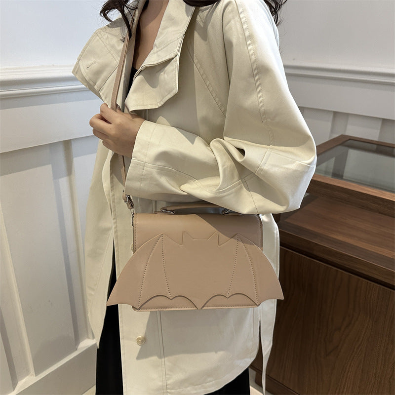 Women Halloween Bat Wing Crossbody Bag Goth Novelty PU Leather Small Square Handbag With Adjustable Strap Daily Party Bag