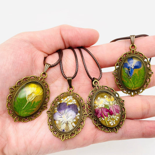 Palace Style Dried Flowers Floral Vintage Charm Necklace