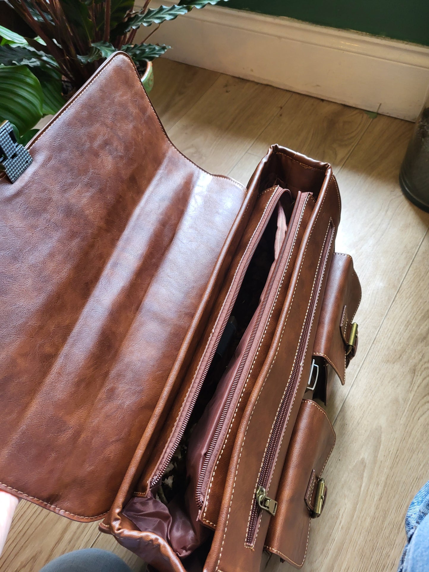 Vintage briefcase bag